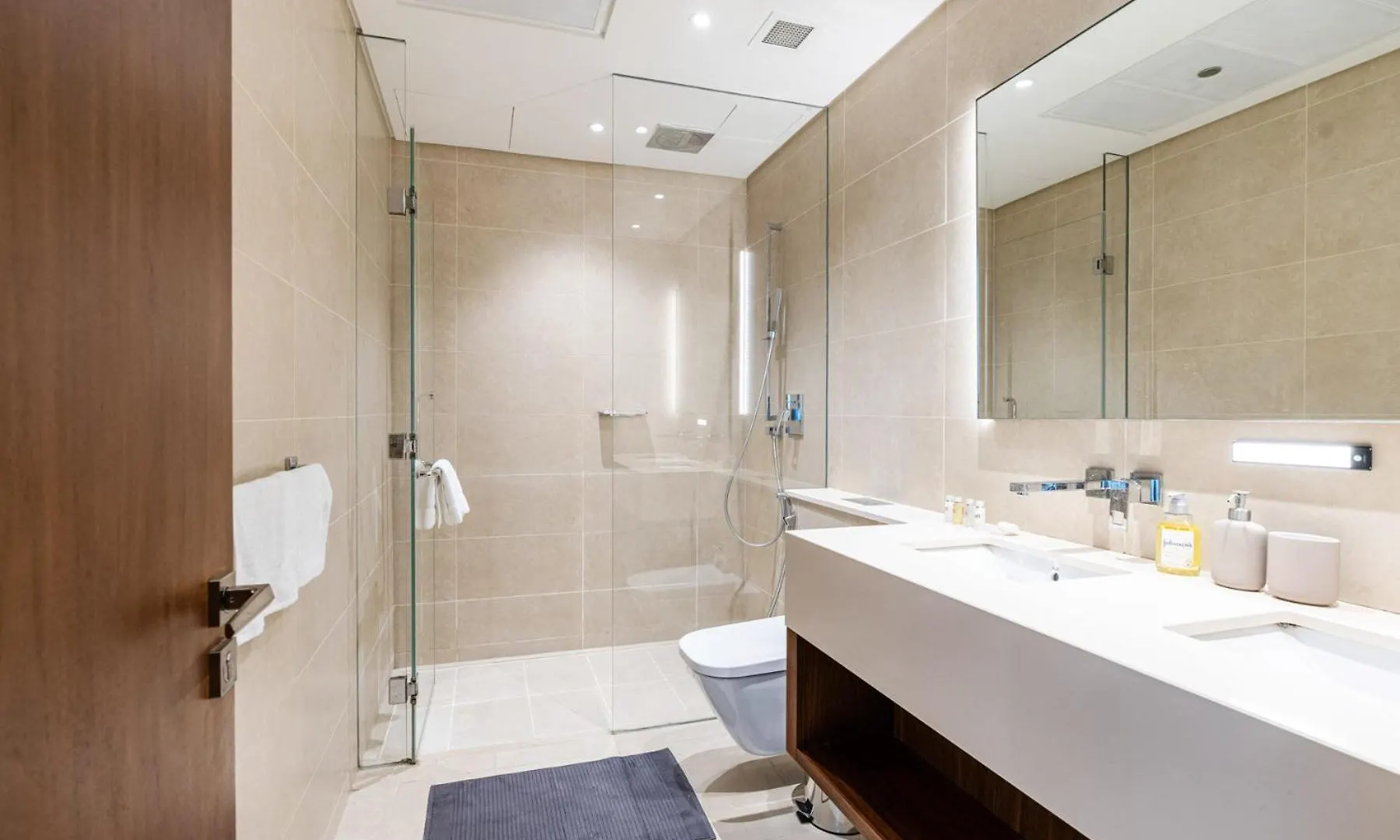 Contemporary Comfort - Serenity - Pool View Dubai United Arab Emirates