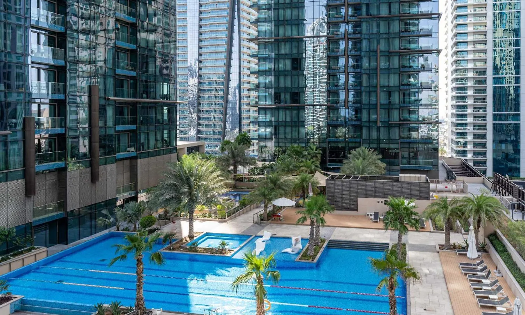 Contemporary Comfort - Serenity - Pool View Dubai