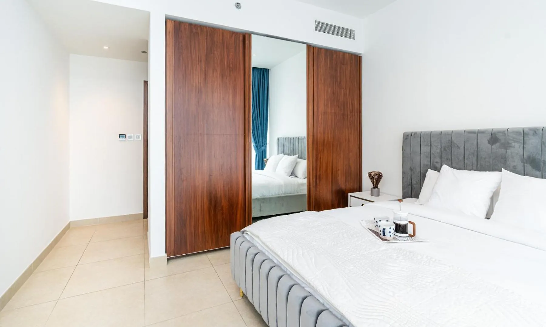 Apartment Contemporary Comfort - Serenity - Pool View Dubai United Arab Emirates