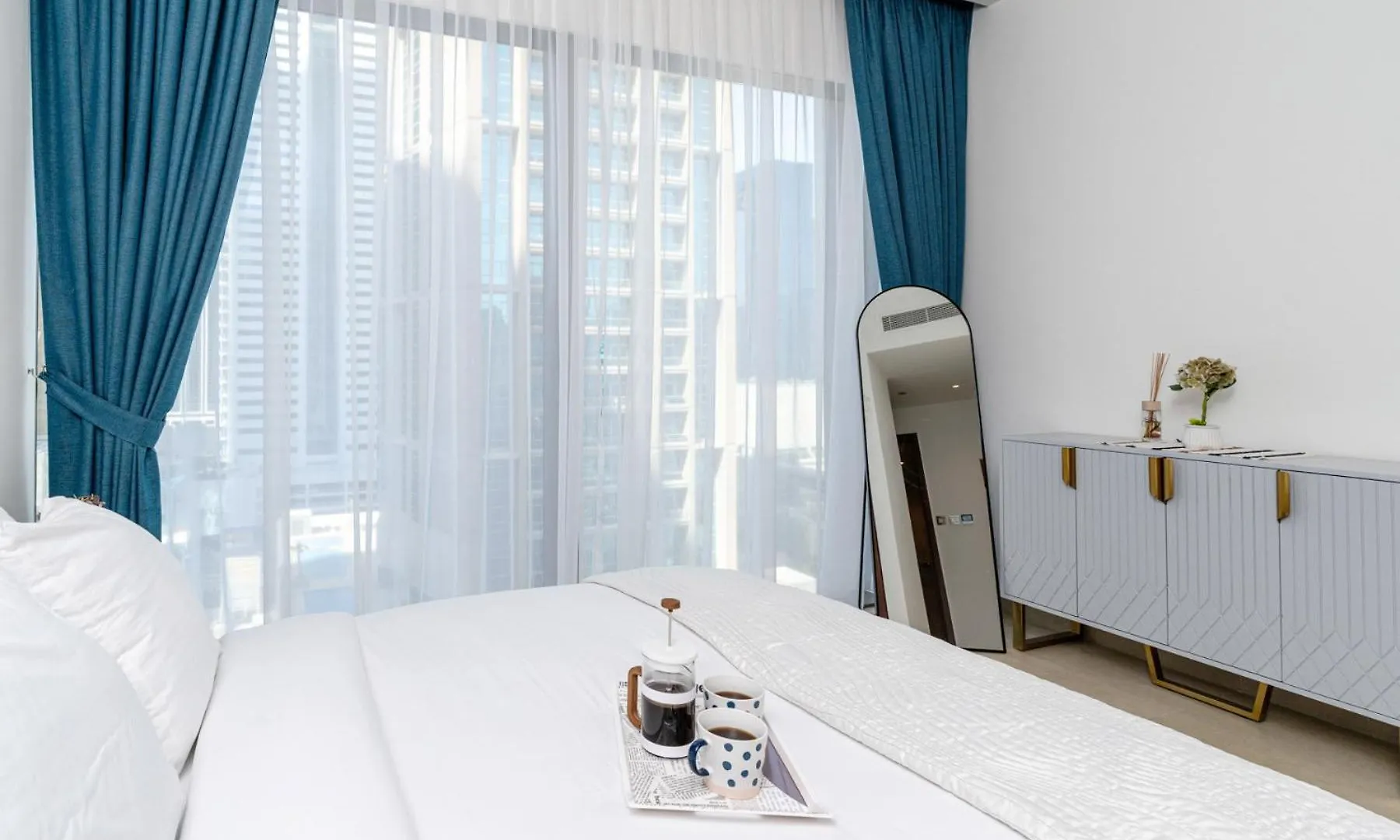 Apartment Contemporary Comfort - Serenity - Pool View Dubai